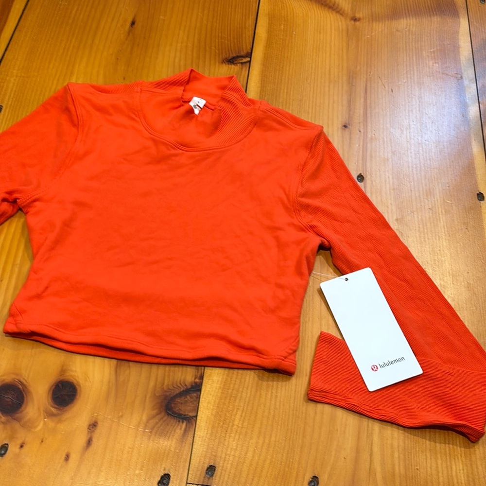 Lululemon Athletica Crop Top - Picture 2 of 7